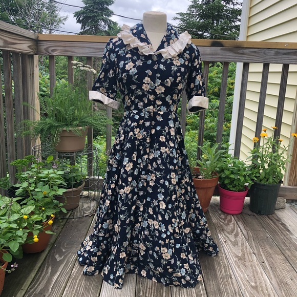 Vintage 80’s does 40’s prairie floral day dress - Picture 1 of 3